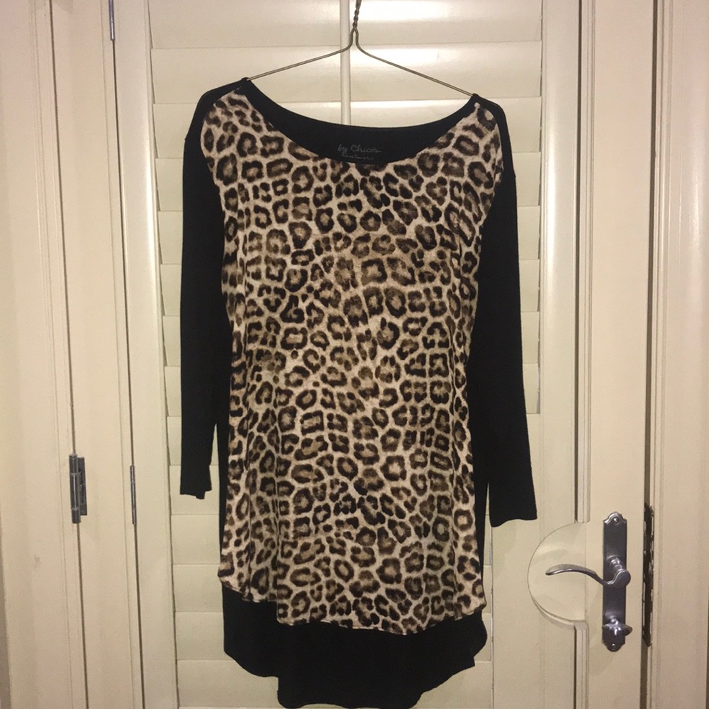 Animal Print Front Tunic Solid Black Back. - image 1